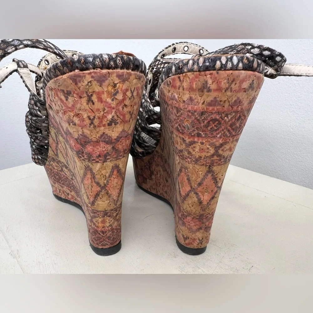 Two Lips Wedges - Picture 6 of 7